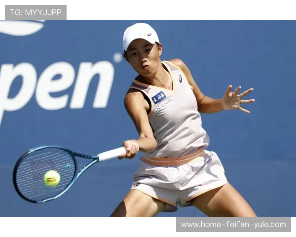 网球赛场最新战报揭晓顶尖选手激烈对决精彩瞬间